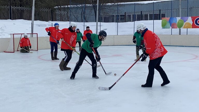 В Трехгорном прошел городской турнир по хоккею на валенках, посвященный Дню защитника Отечества