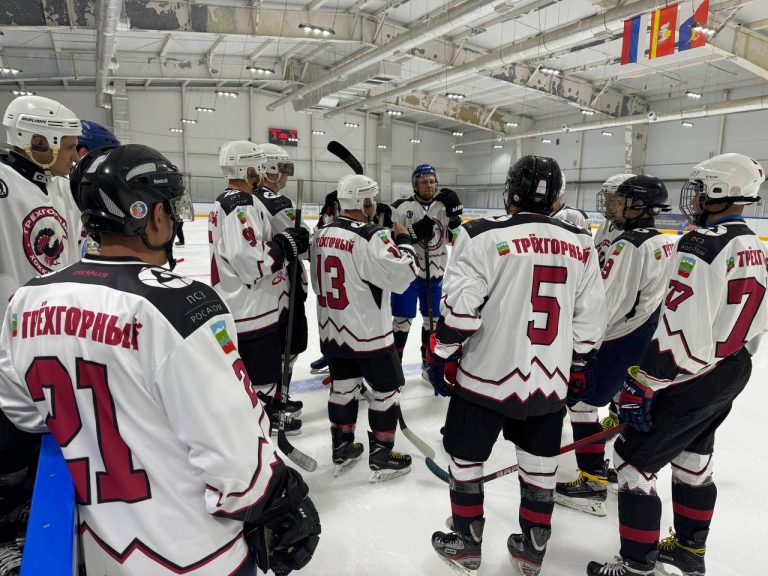 «Трехгорный» уступил «Вагоностроителю» в первой игре Кубка УКВЗ