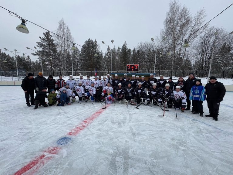Дружный лёд.  Легенды Трактора провели мастер-класс и товарищескую встречу с хоккеистами Трёхгорного