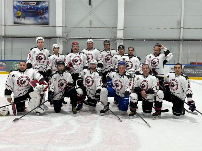 ХК «Трехгорный» занимает вторую позицию на Кубке УКВЗ